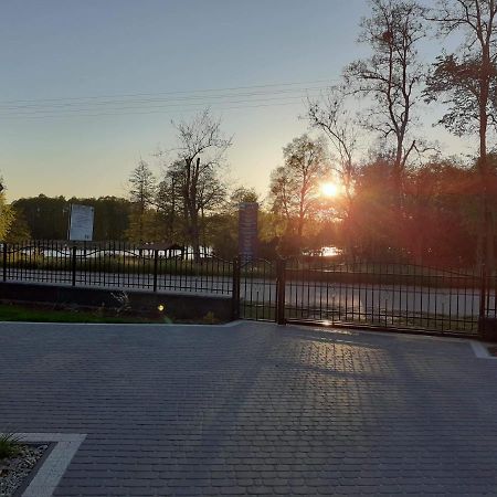 Domki Przy Jeziorze Wejsuny Ruciane-Nida Exteriör bild
